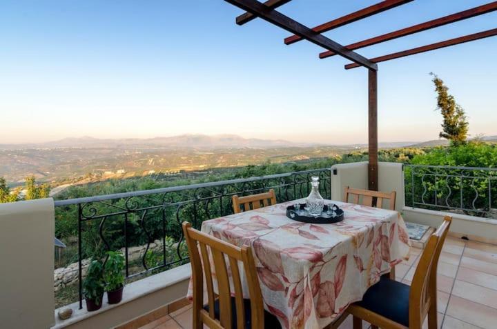 Aletraki -Off-Grid Retreat Above Heraklion, Peaceful Views Archanes Exterior foto